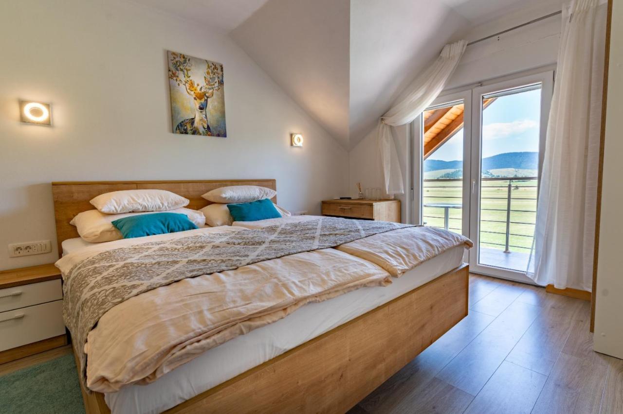House Delic Hotel Vrhovine Eksteriør billede