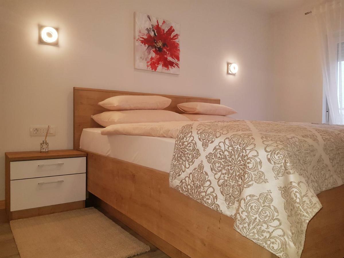 House Delic Hotel Vrhovine Eksteriør billede