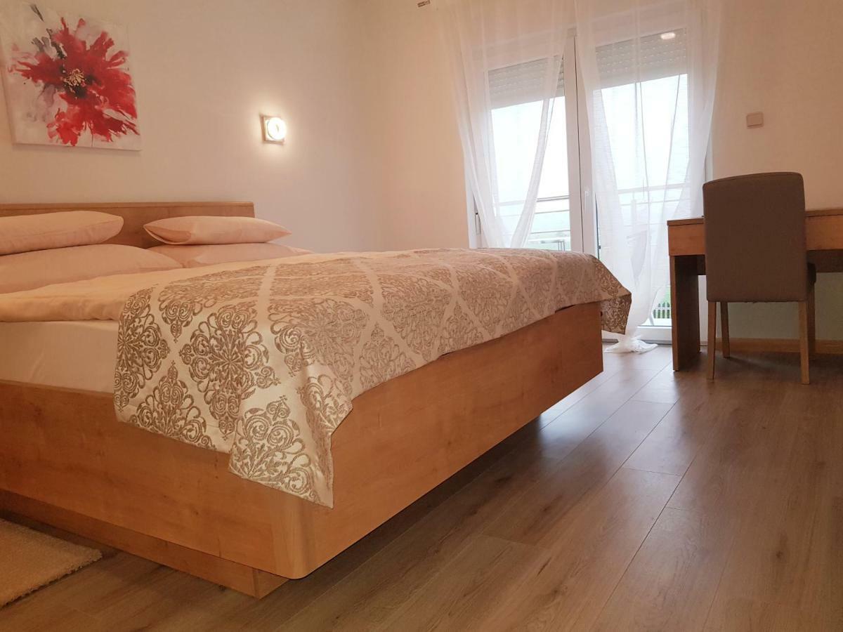 House Delic Hotel Vrhovine Eksteriør billede