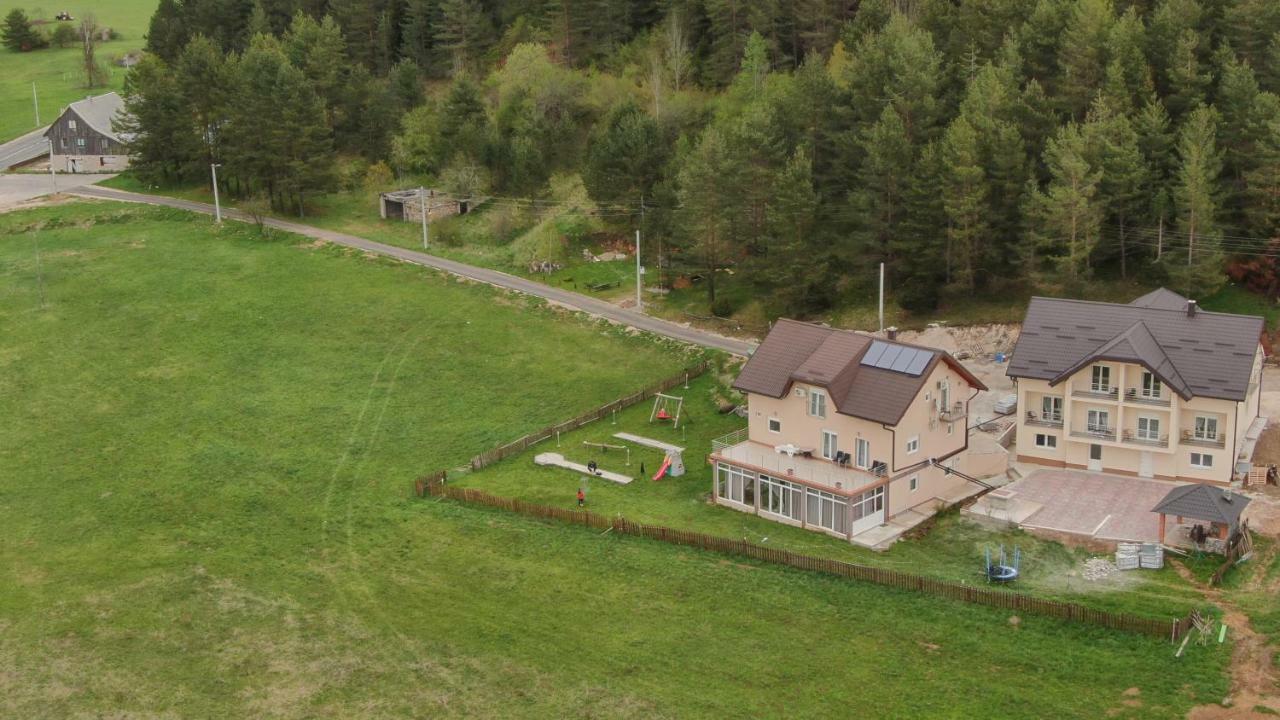 House Delic Hotel Vrhovine Eksteriør billede